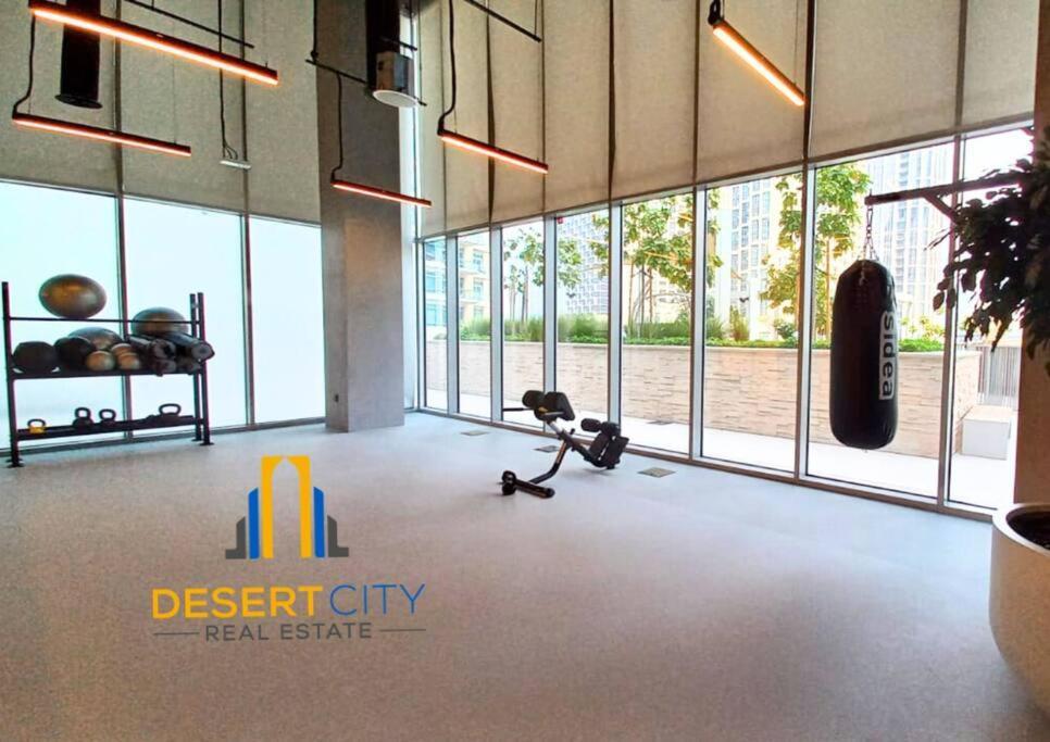 Fully Furnished 2 Bed In Tower, Hosted By Desert Apartment *