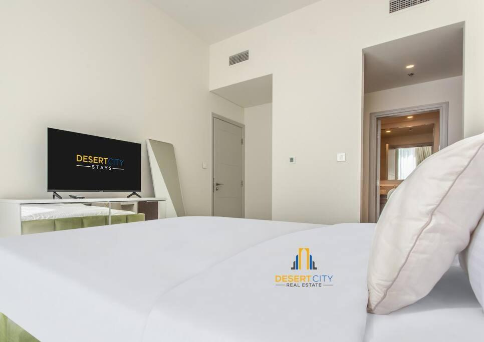 Apartment Fully Furnished 2 Bed In Tower, Hosted By Desert *