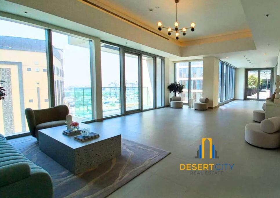 Fully Furnished 2 Bed In Tower, Hosted By Desert *