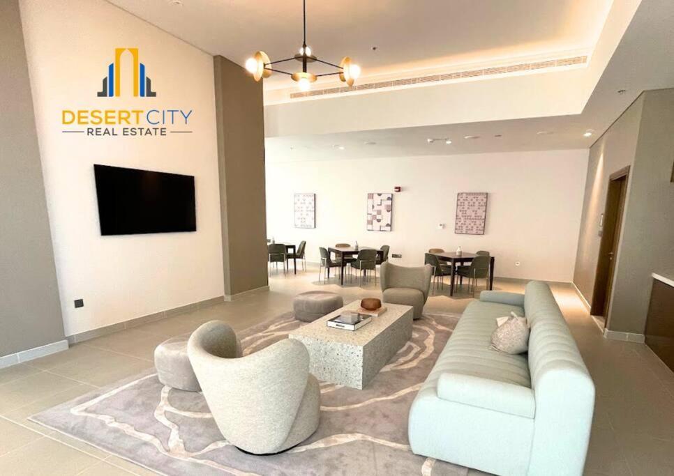 Fully Furnished 2 Bed In Tower, Hosted By Desert Apartment