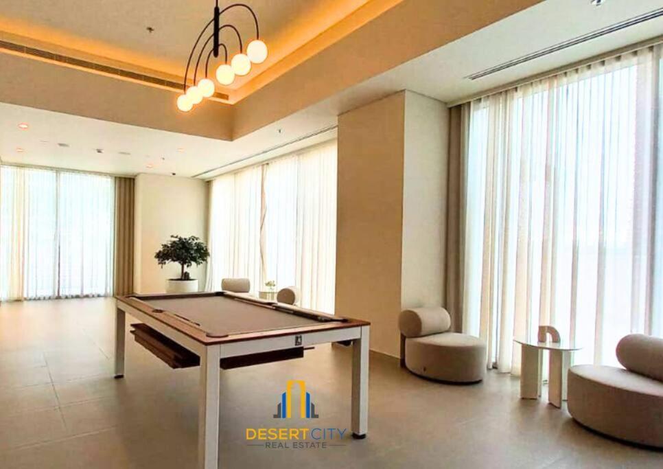 Fully Furnished 2 Bed In Tower, Hosted By Desert Apartment